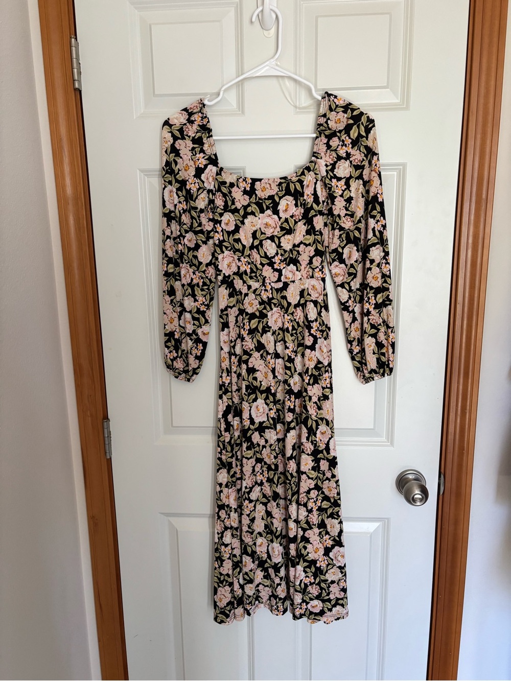 Carly Jean Los Angeles Square neck Floral dress